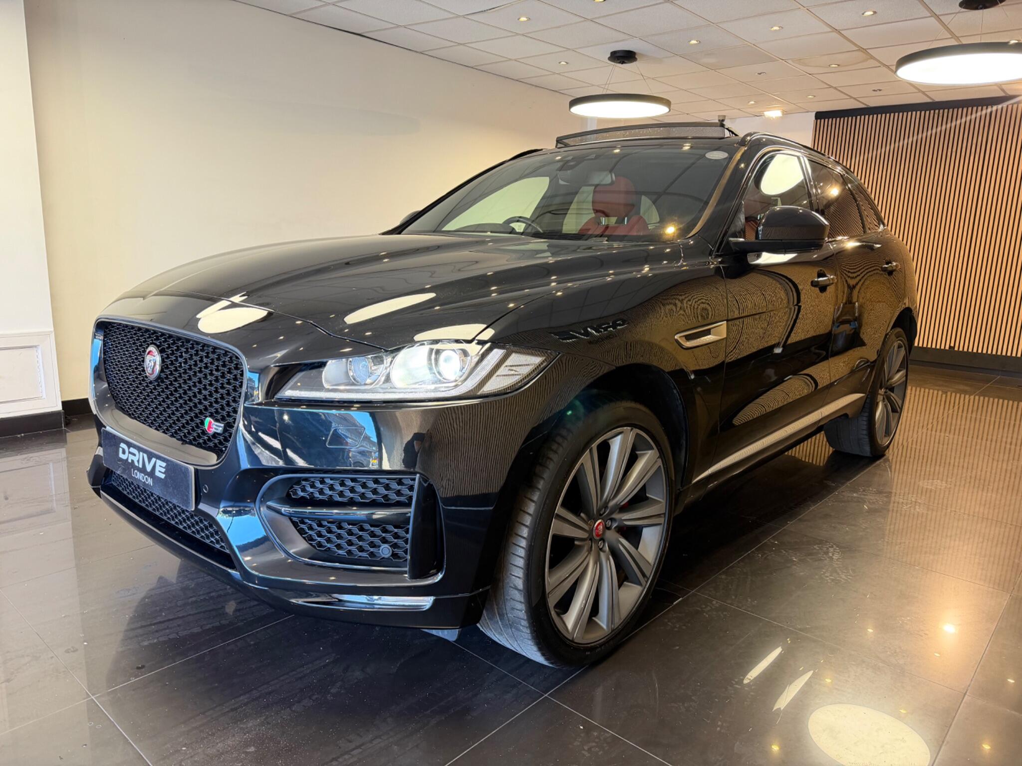 Jaguar F-PACE